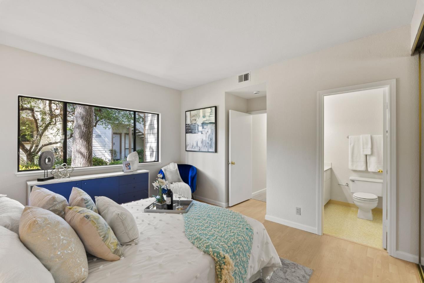1340 Meadow Ridge Circle
