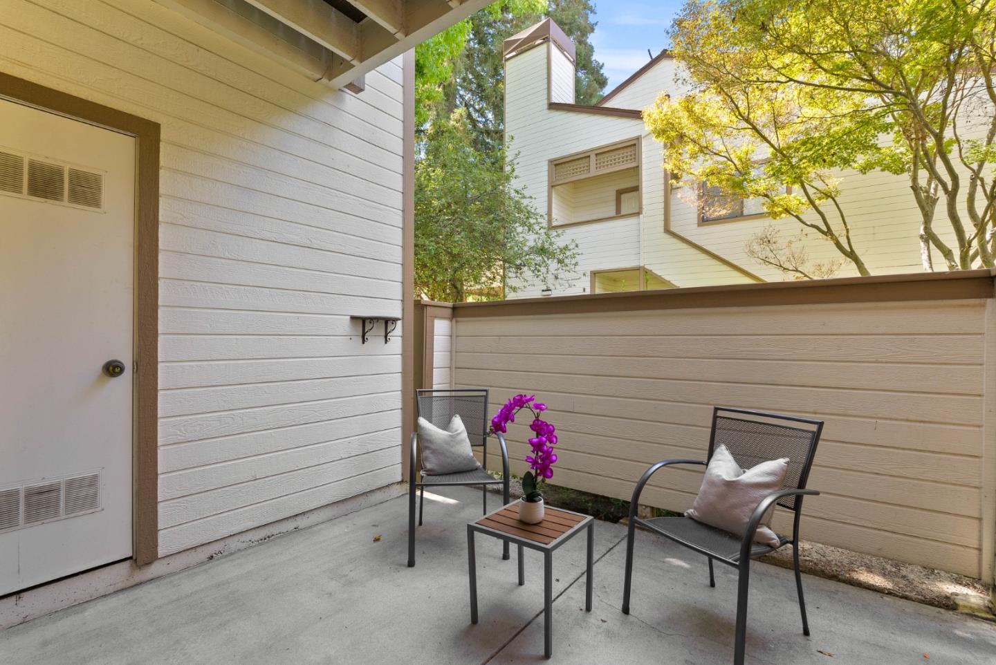 1340 Meadow Ridge Circle