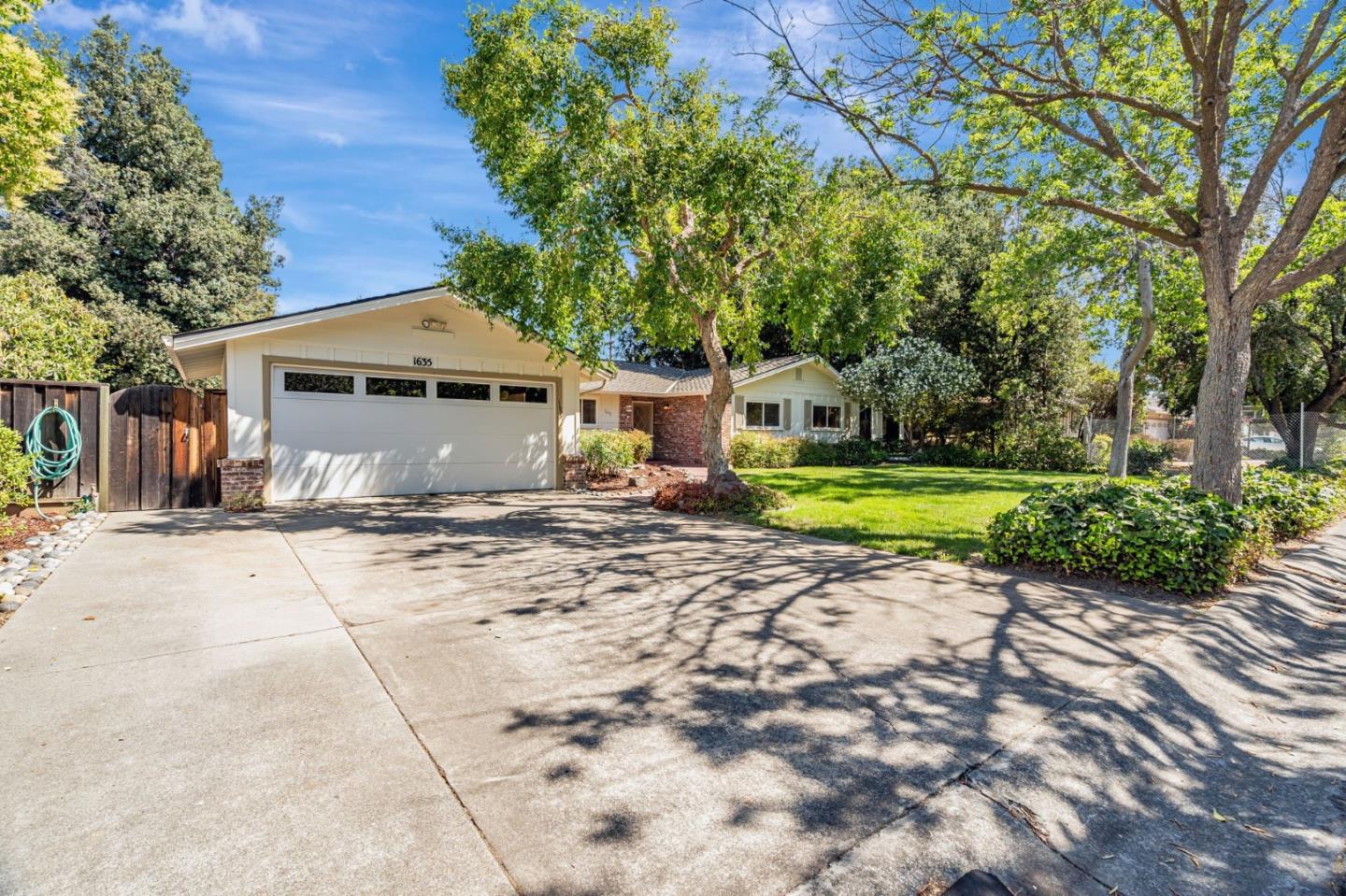 1635 Morton Avenue