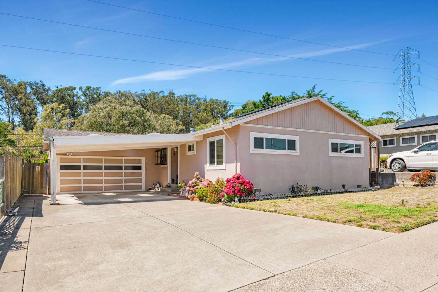 2941 Fleetwood Drive