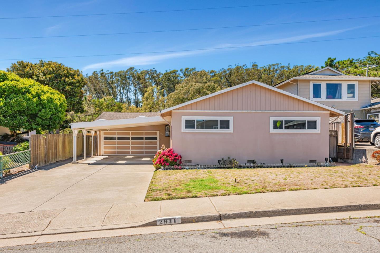 2941 Fleetwood Drive