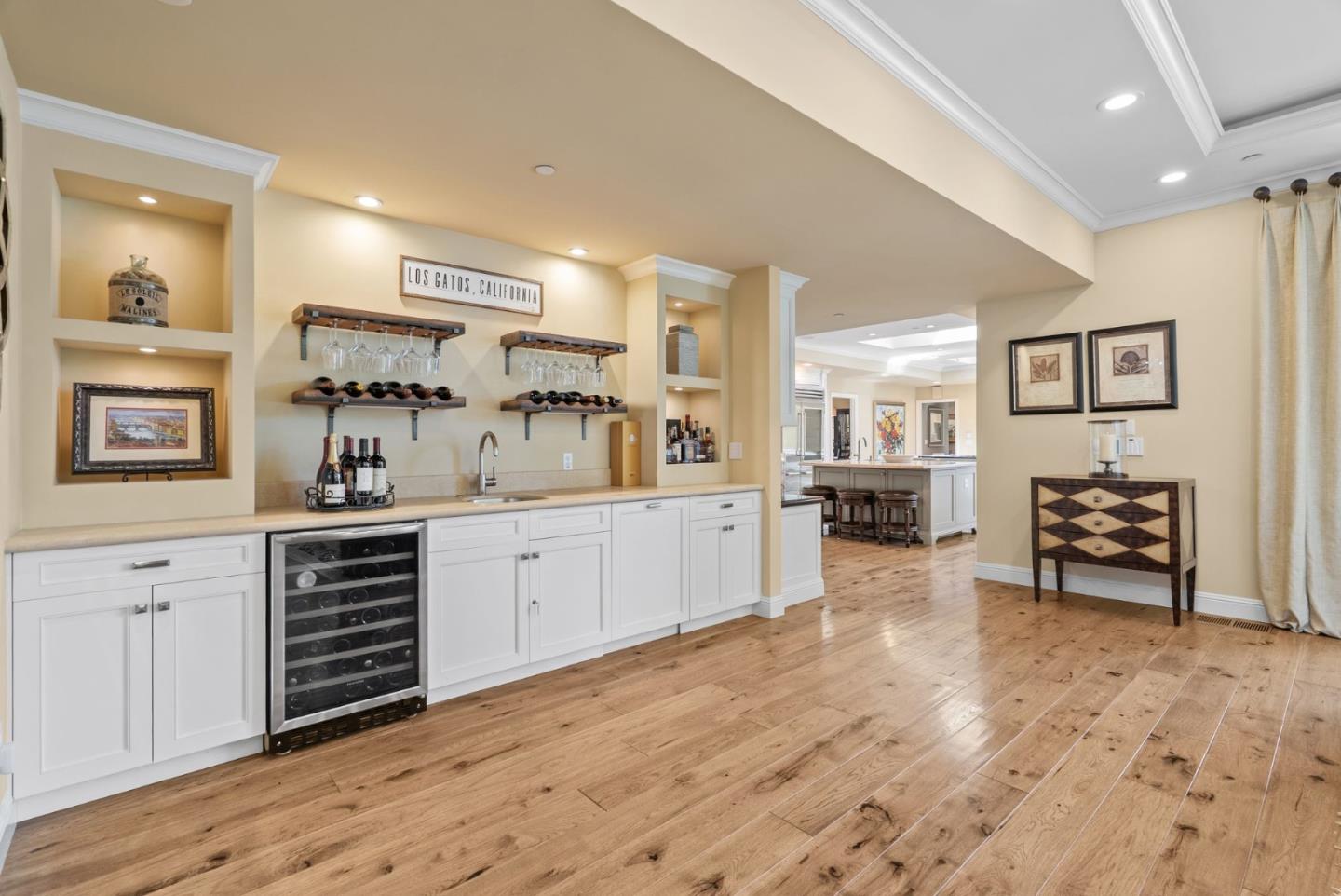 106 Longmeadow Drive