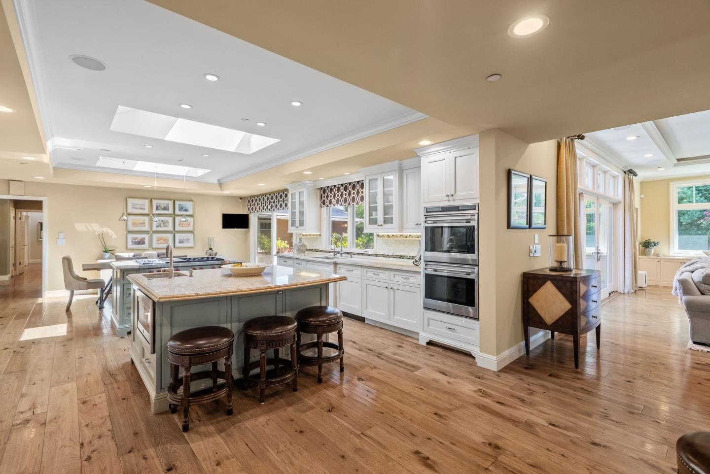 106 Longmeadow Drive