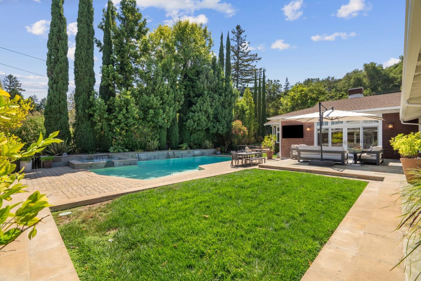 106 Longmeadow Drive