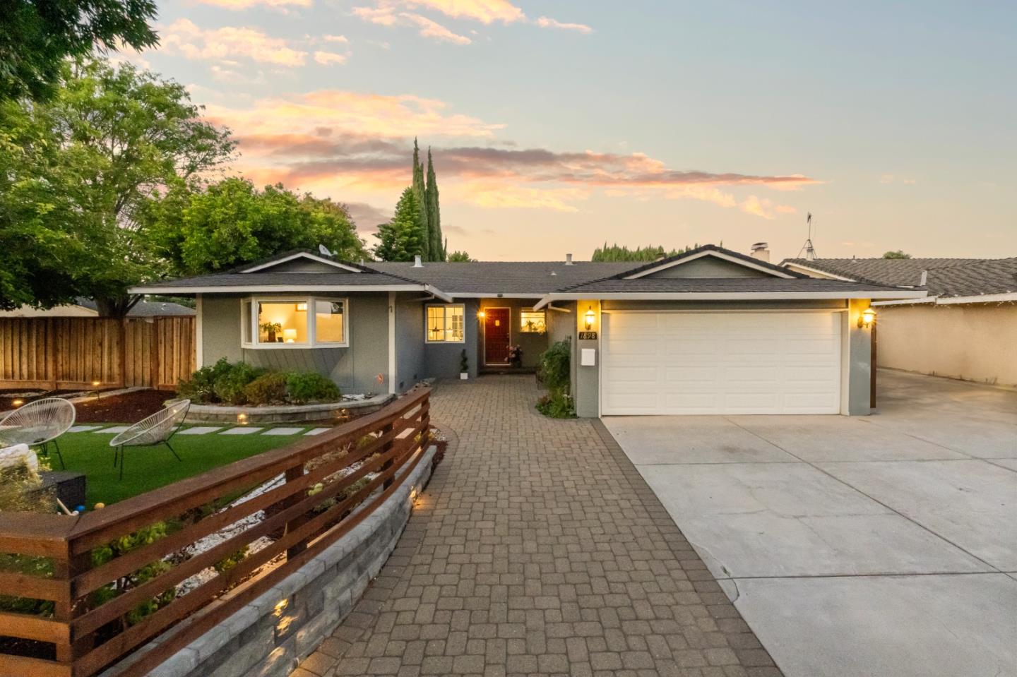 1898 Anne Marie Court