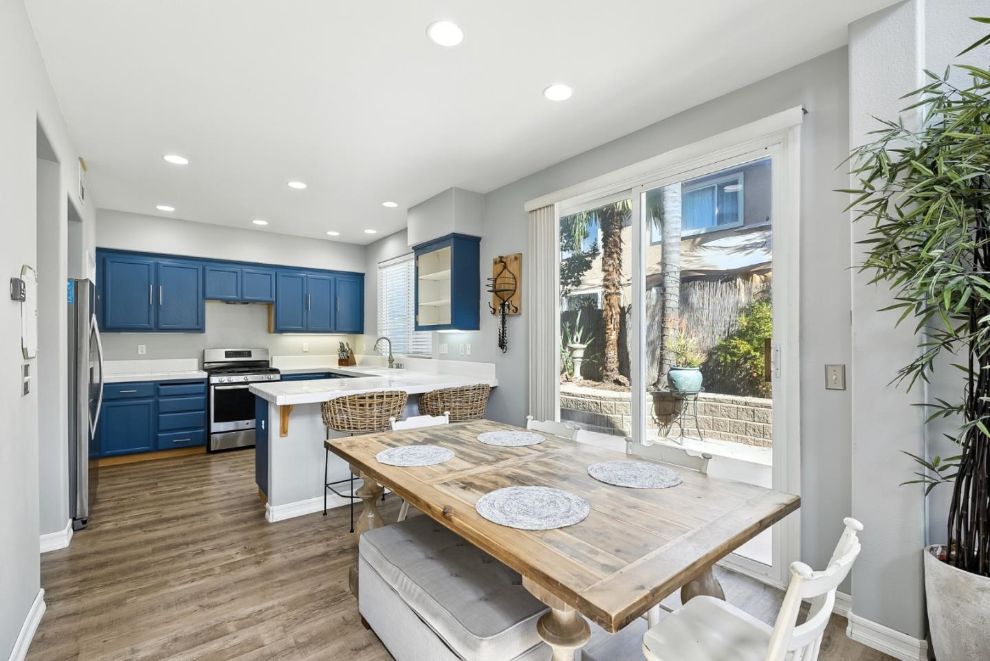 201 Ronan Avenue