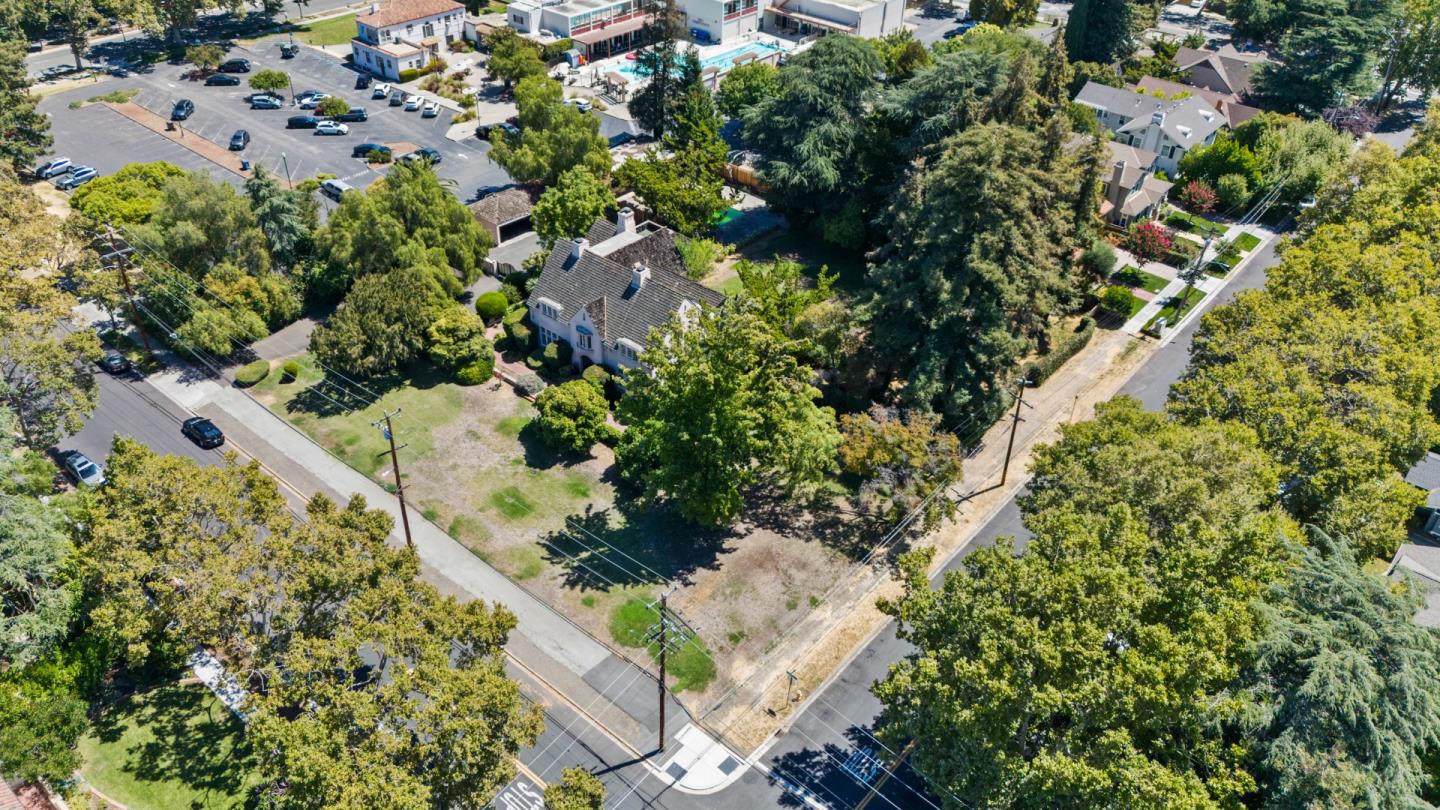 1190 Emory Street