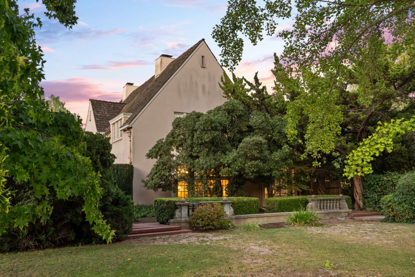 1190 Emory Street