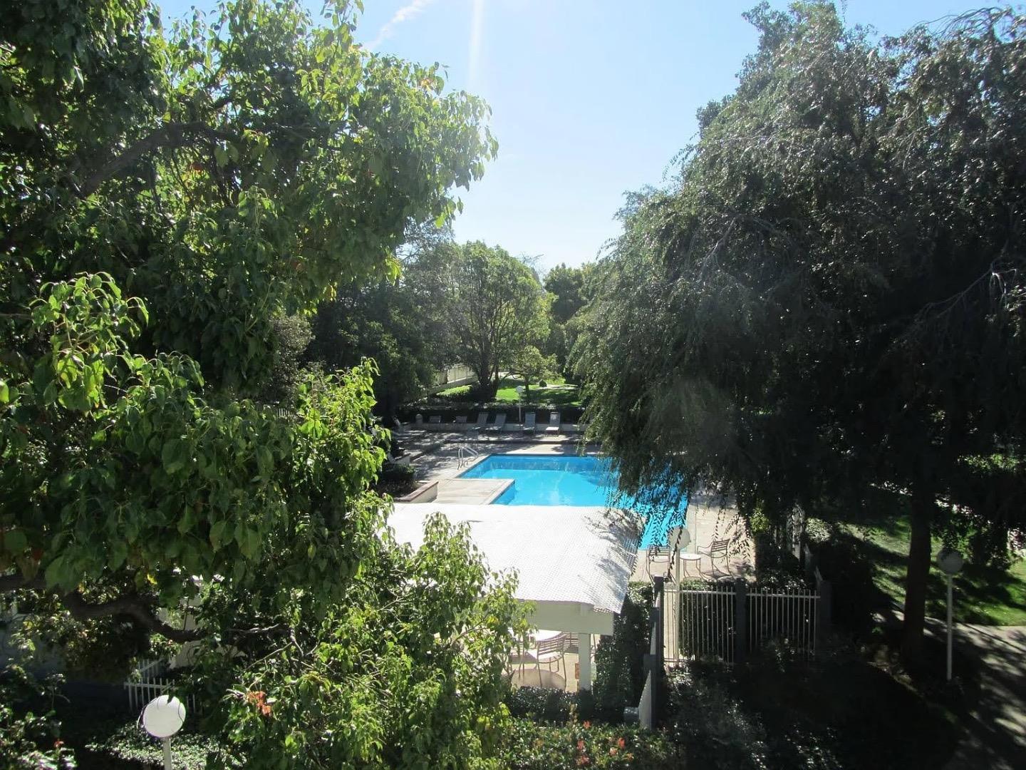 3580 Birchwood Terrace 204