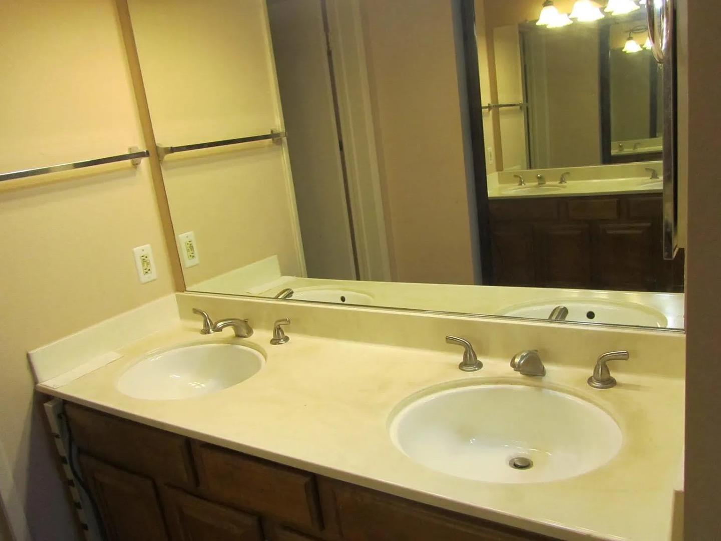 3580 Birchwood Terrace 204