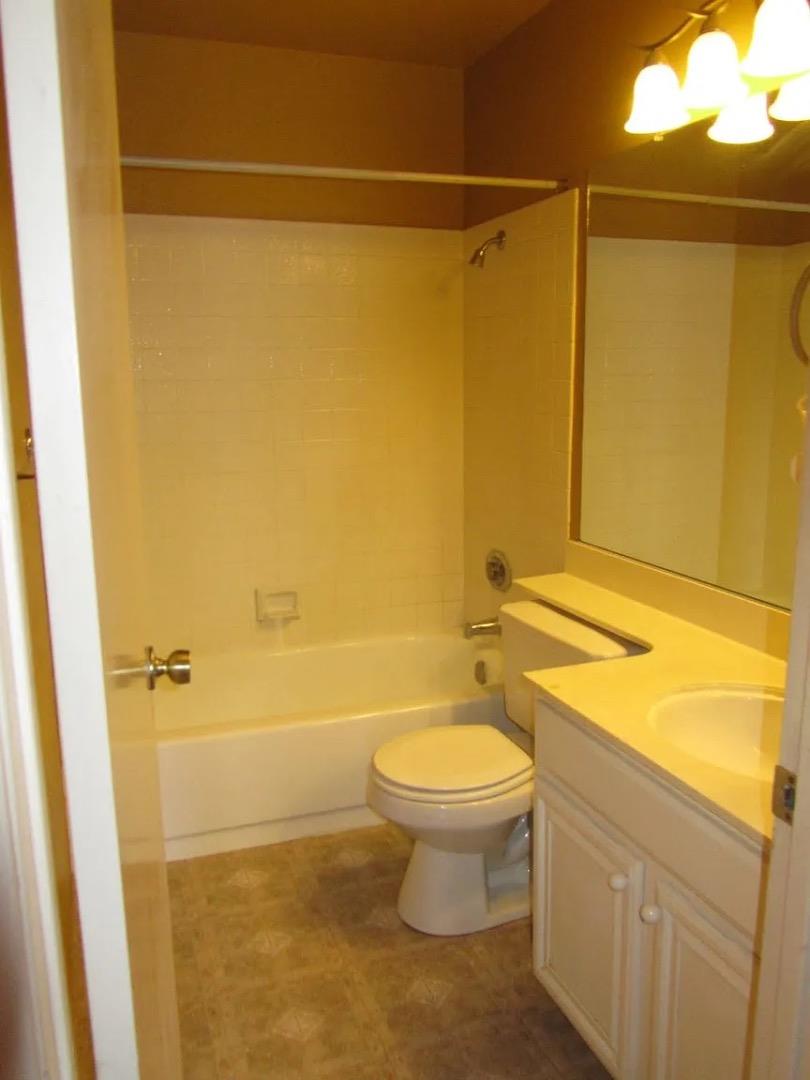 3580 Birchwood Terrace 204