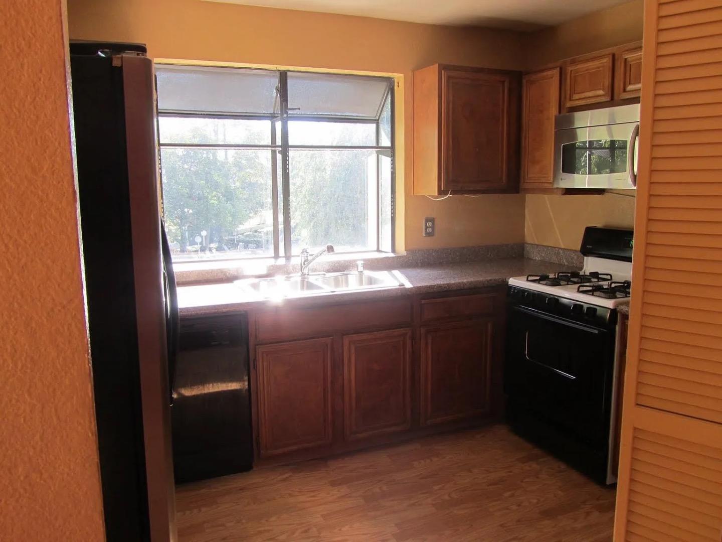 3580 Birchwood Terrace 204