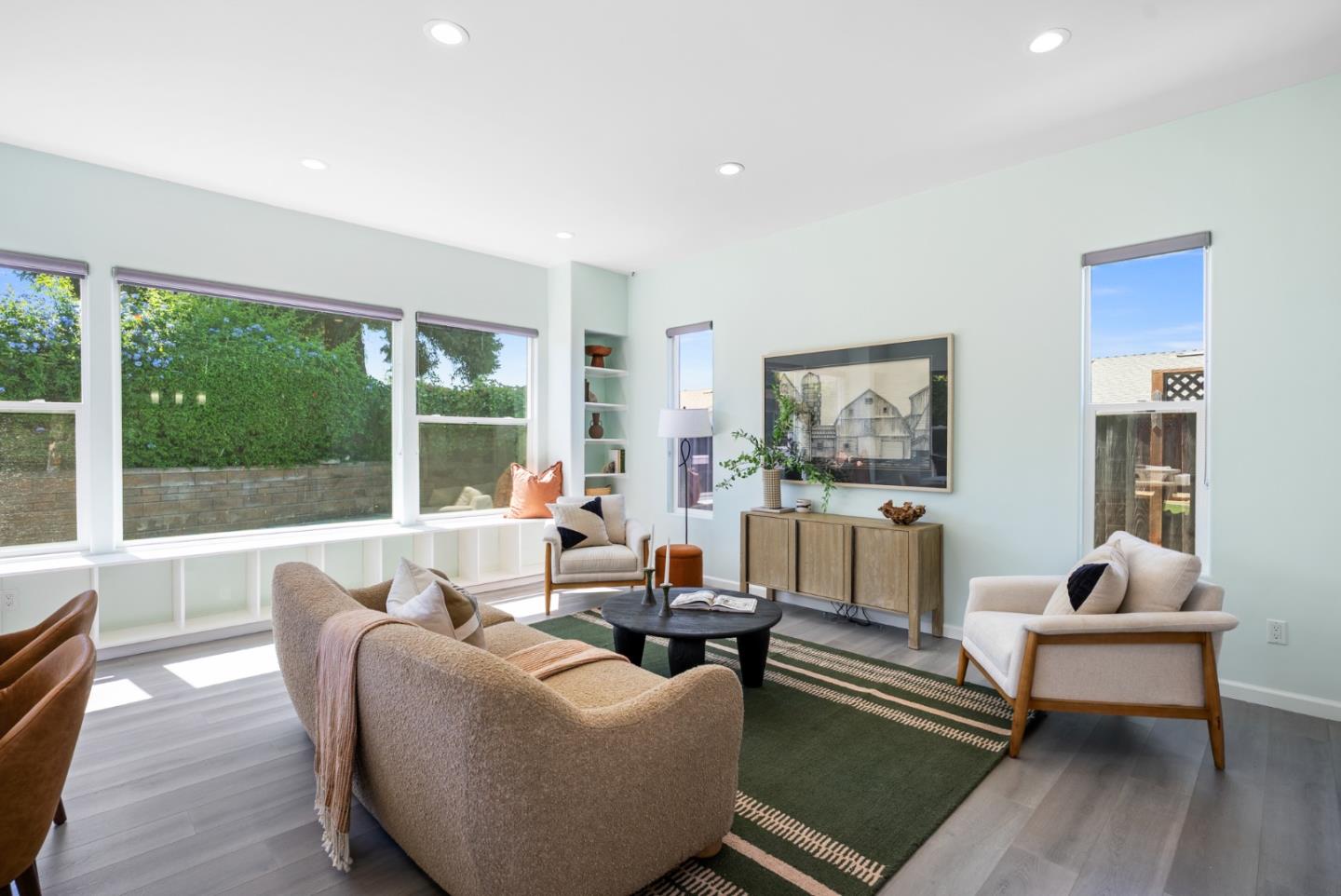 2293 Royaltree Circle