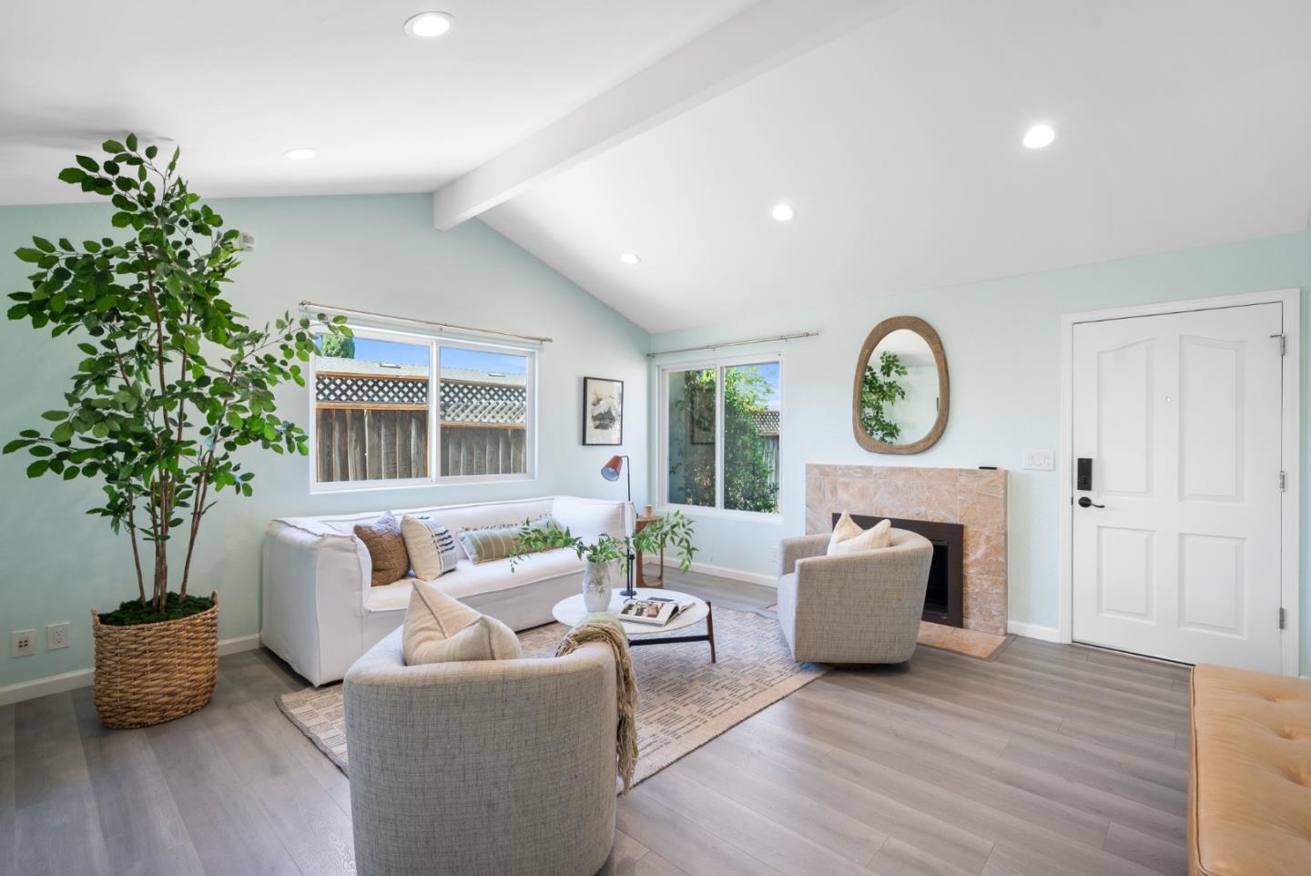 2293 Royaltree Circle