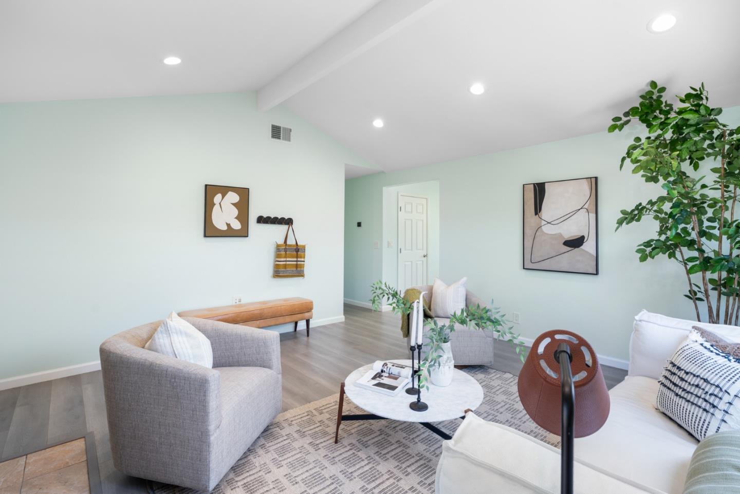 2293 Royaltree Circle