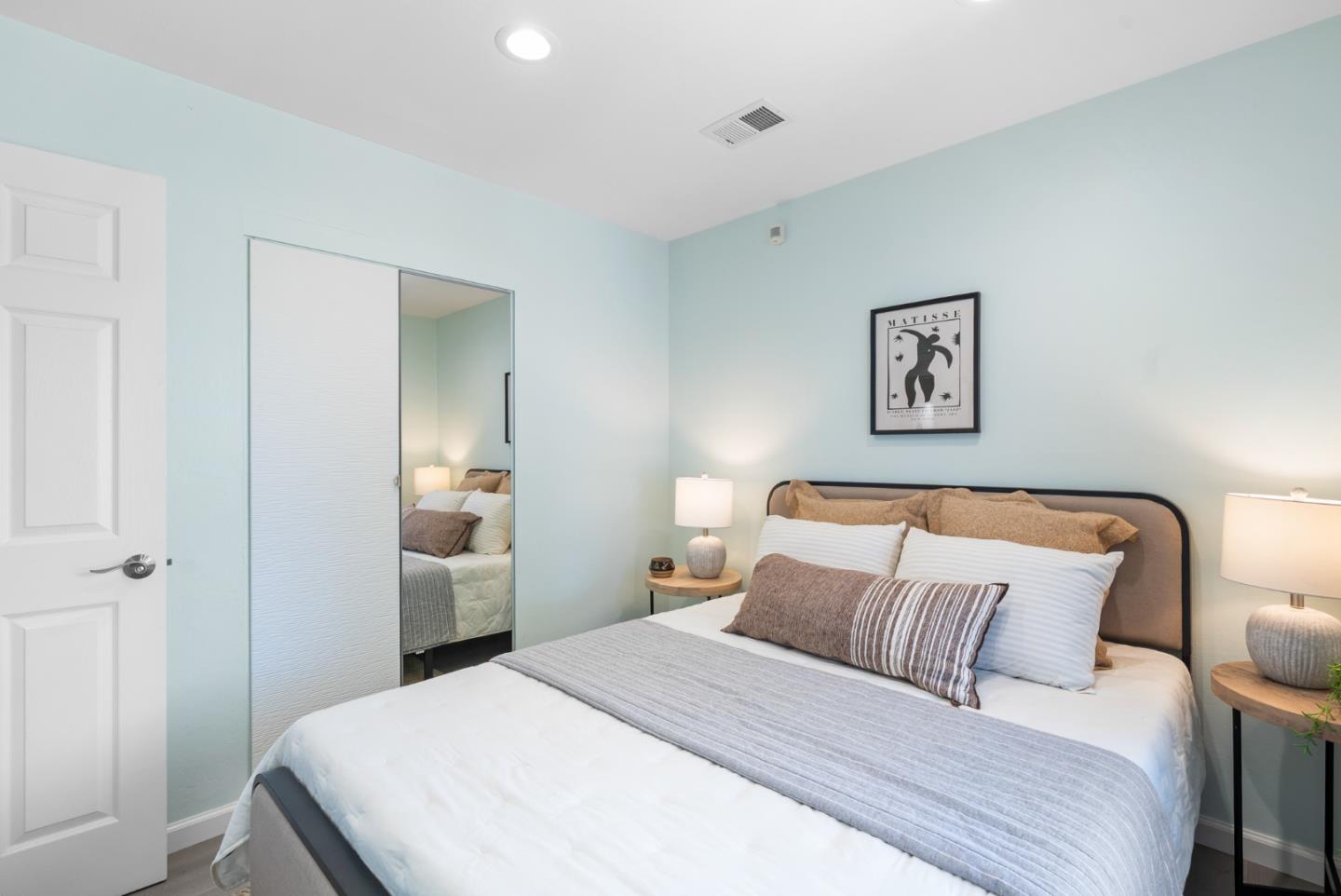 2293 Royaltree Circle