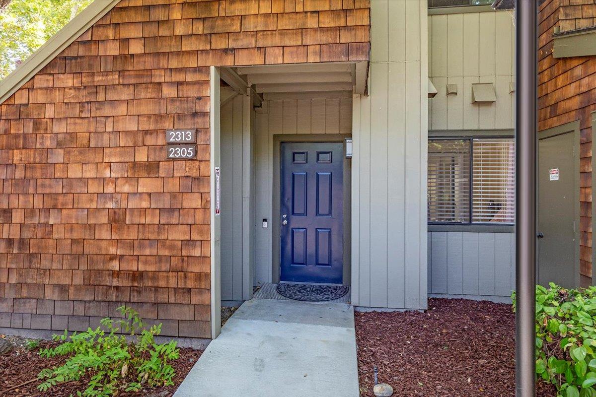 2305 La Terrace Circle