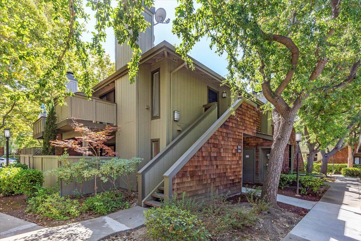 2305 La Terrace Circle