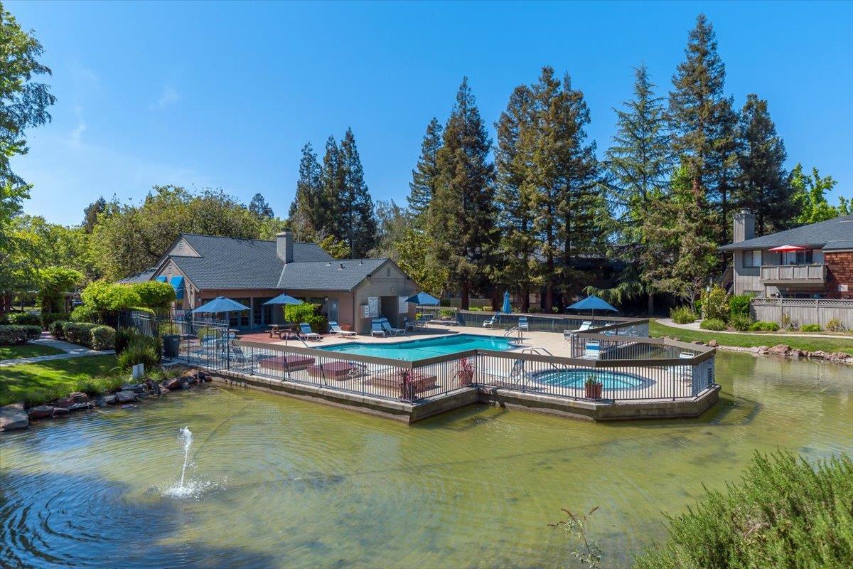 2305 La Terrace Circle