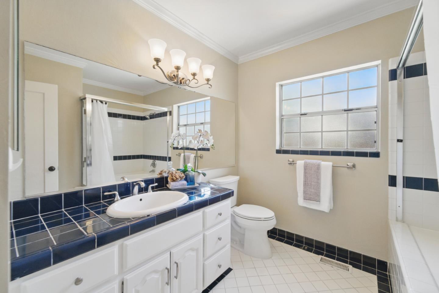1344 Iris Court