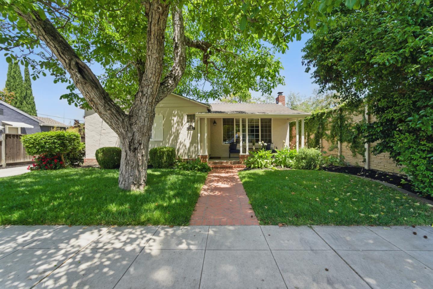 1344 Iris Court