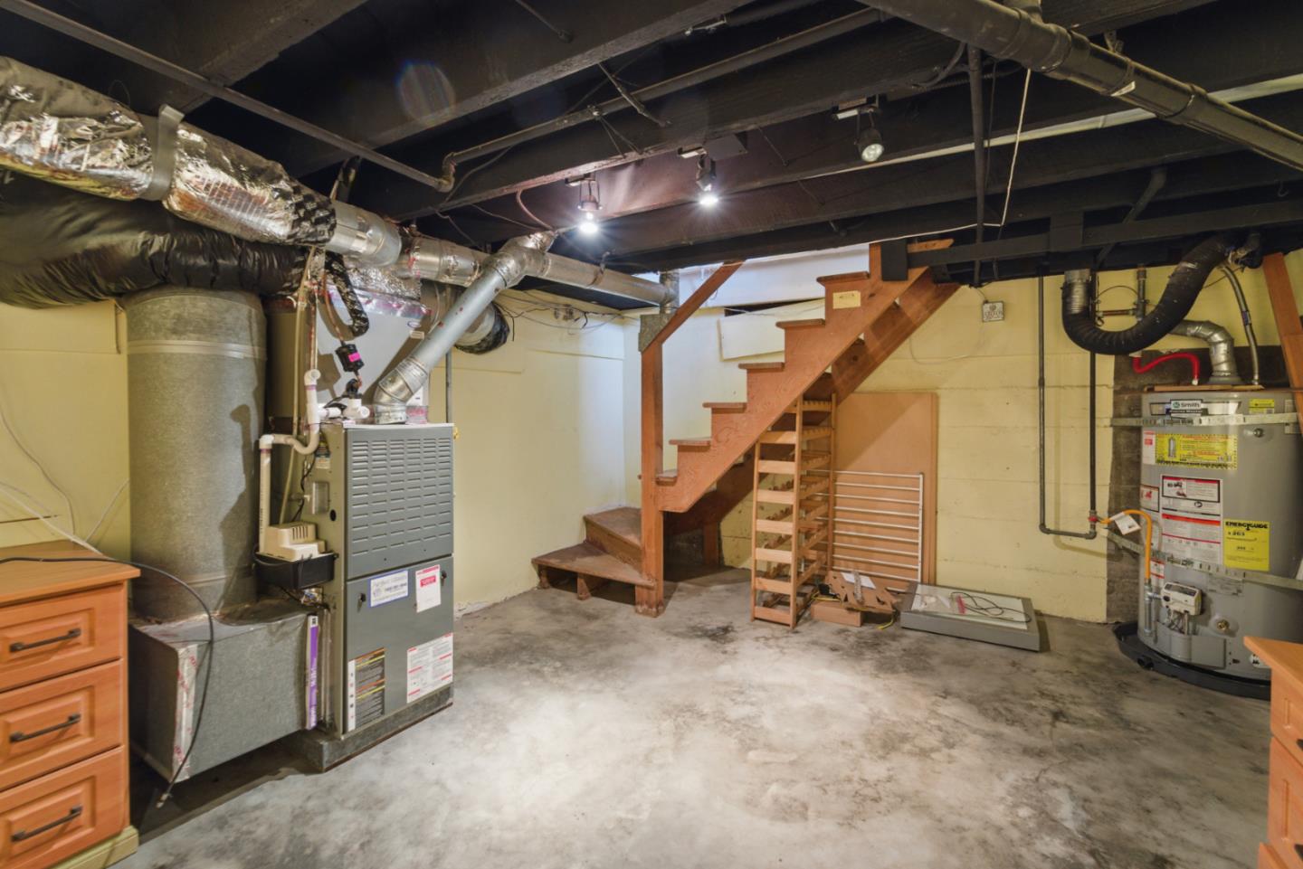 1344 Iris Court