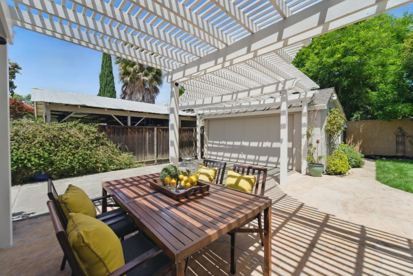 1344 Iris Court