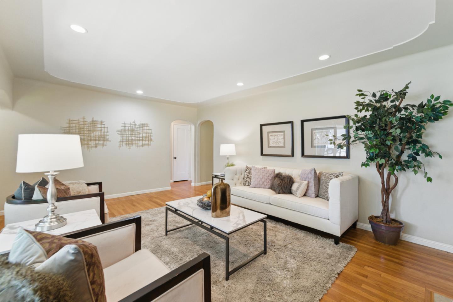 1344 Iris Court