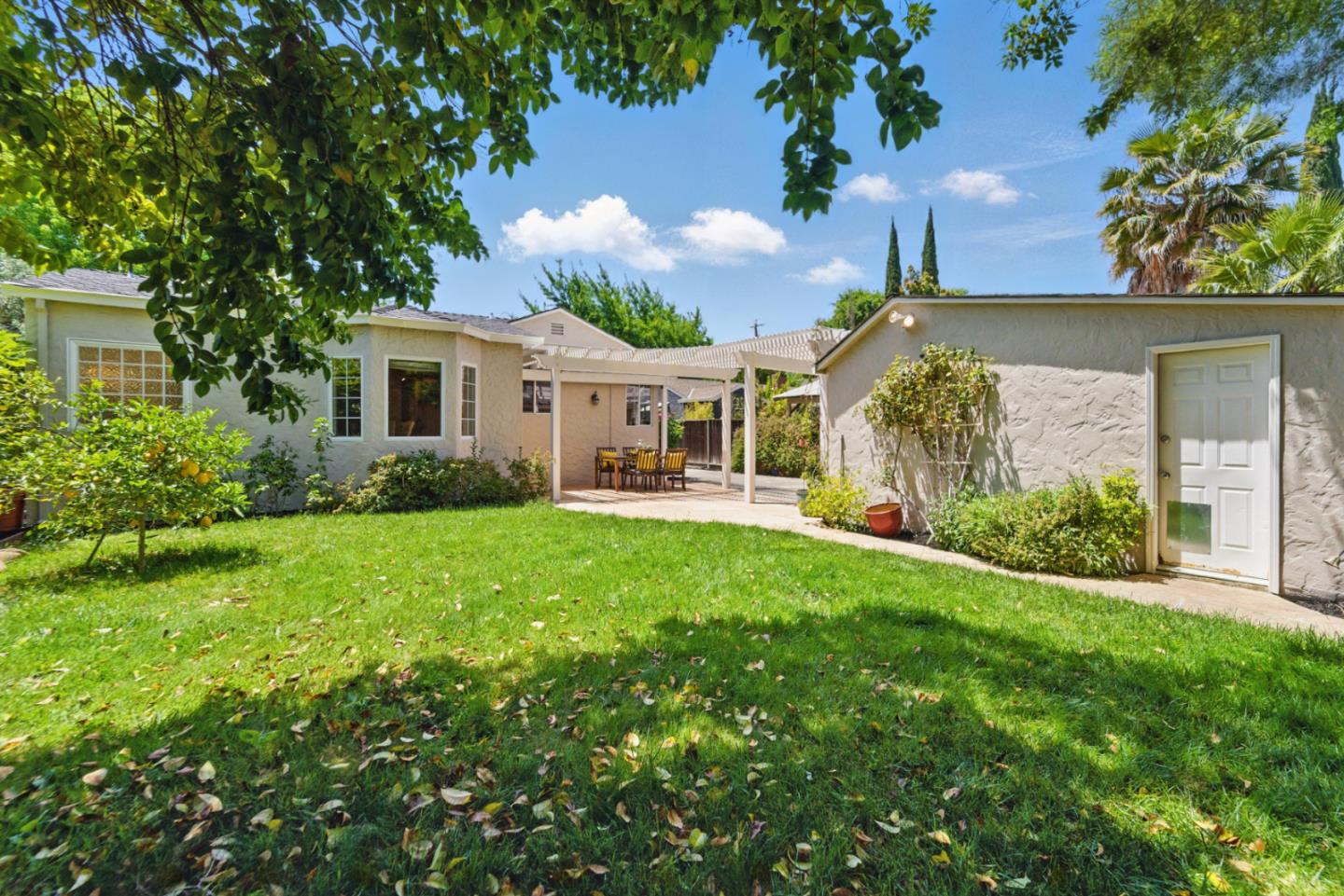 1344 Iris Court