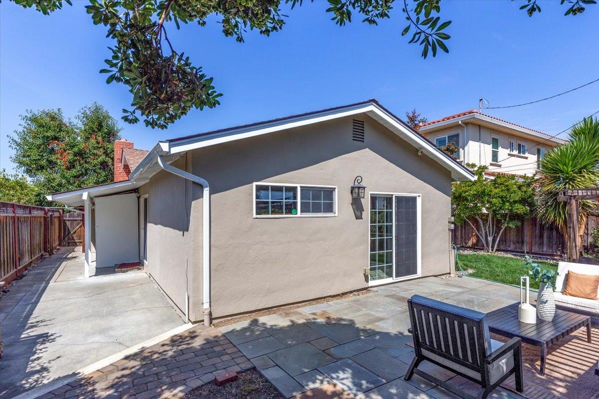 1018 Huntingdon Drive