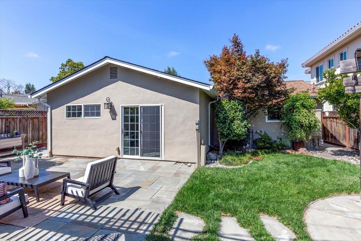 1018 Huntingdon Drive