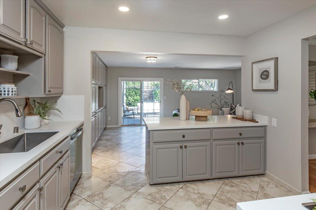 1018 Huntingdon Drive