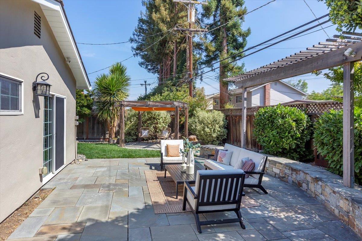 1018 Huntingdon Drive