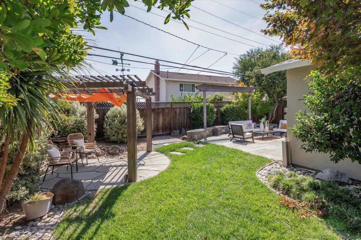 1018 Huntingdon Drive