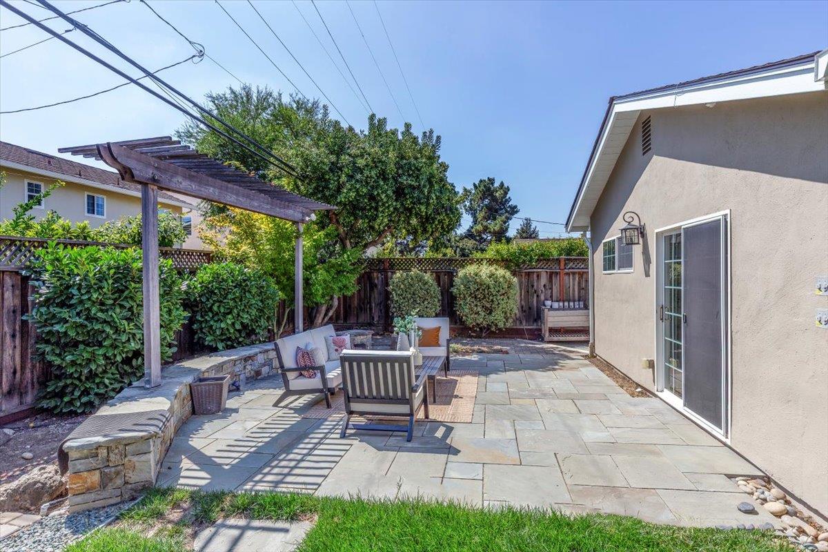 1018 Huntingdon Drive