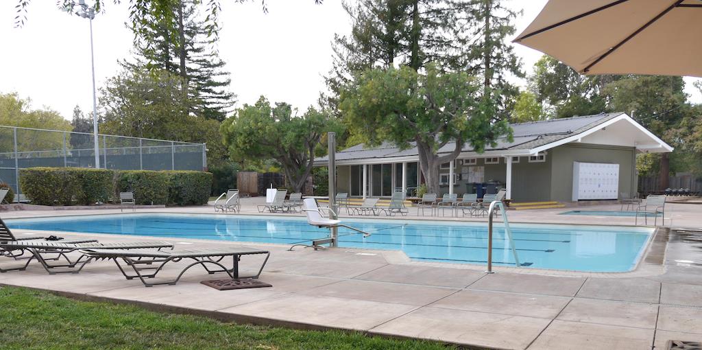 1992 Deodara Drive