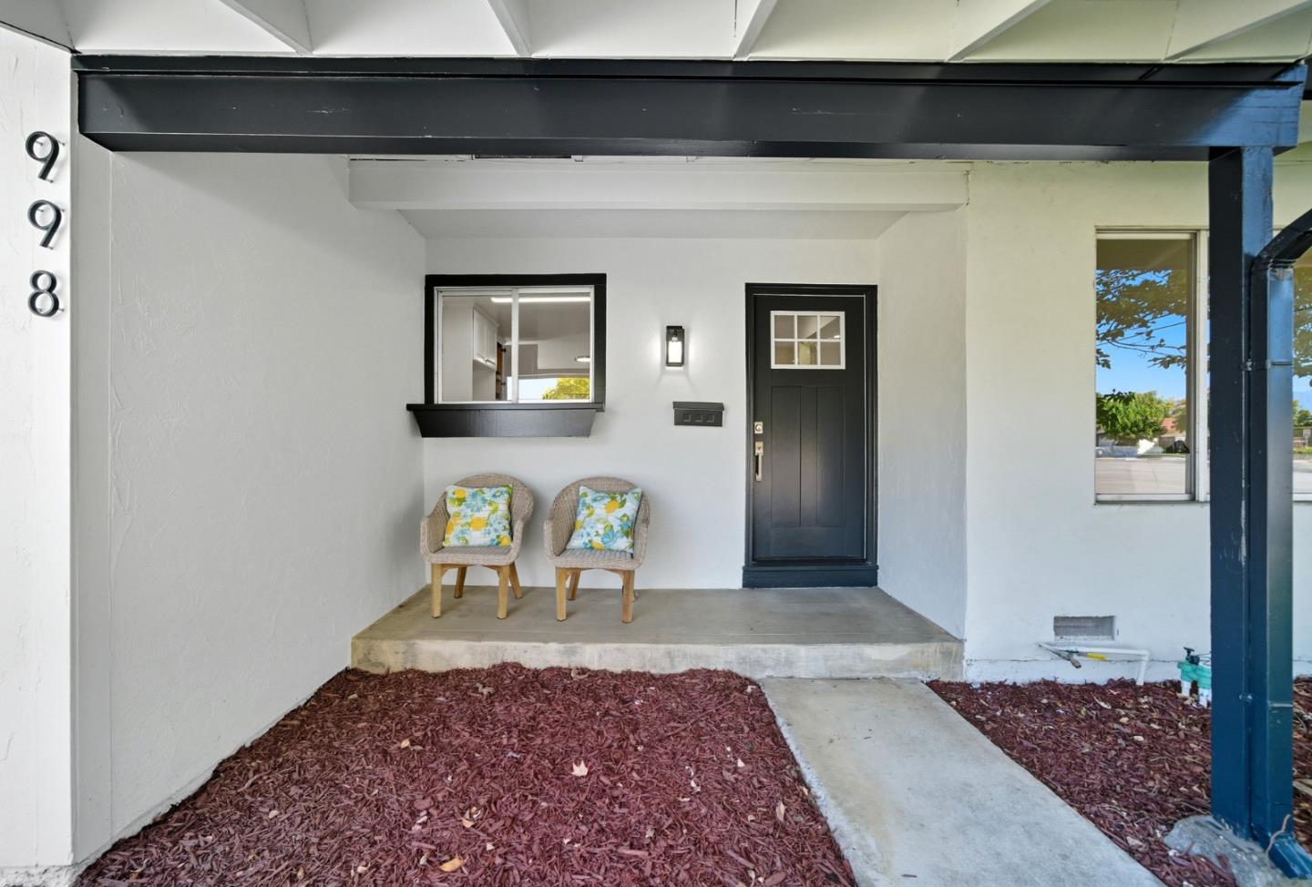 998 Cera Drive