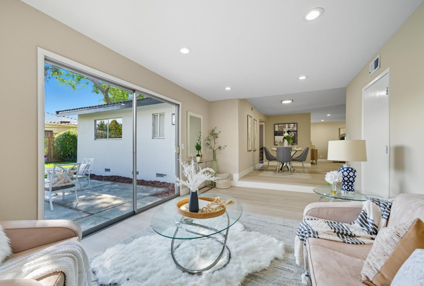 998 Cera Drive