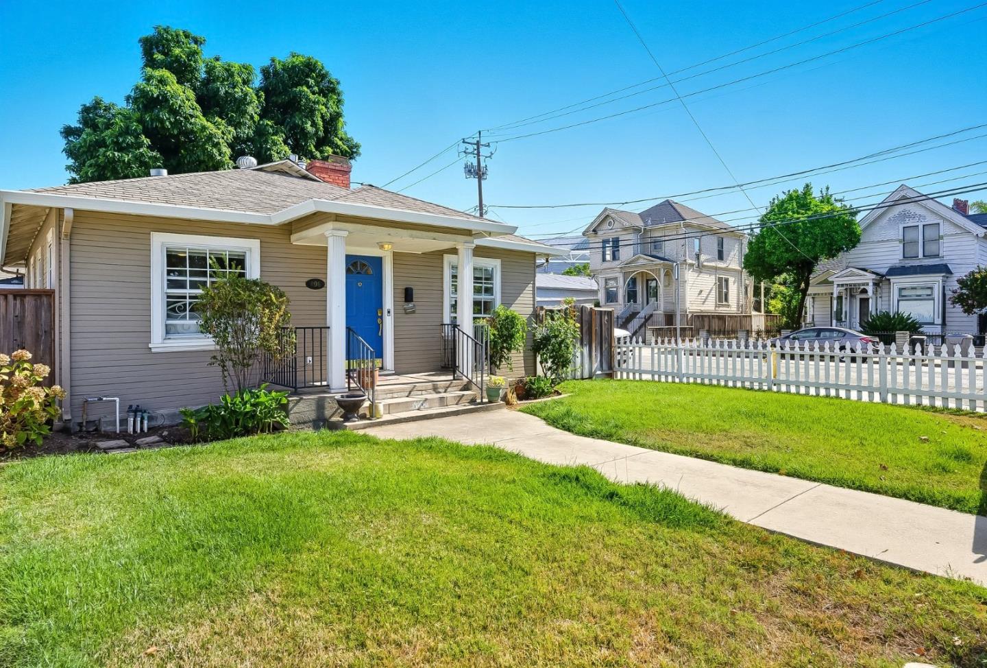 496 Autumn Court