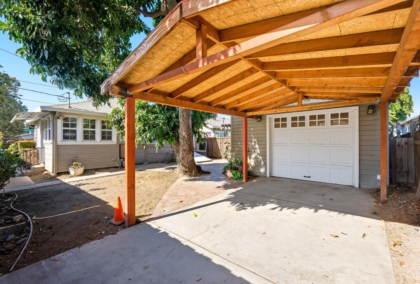 496 Autumn Court