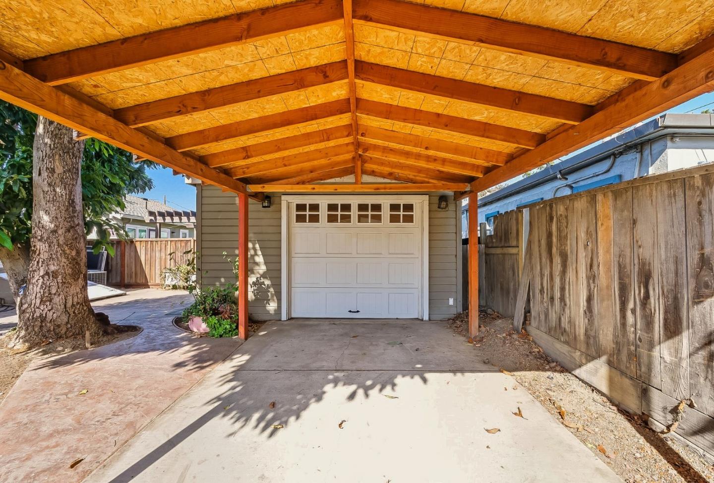 496 Autumn Court