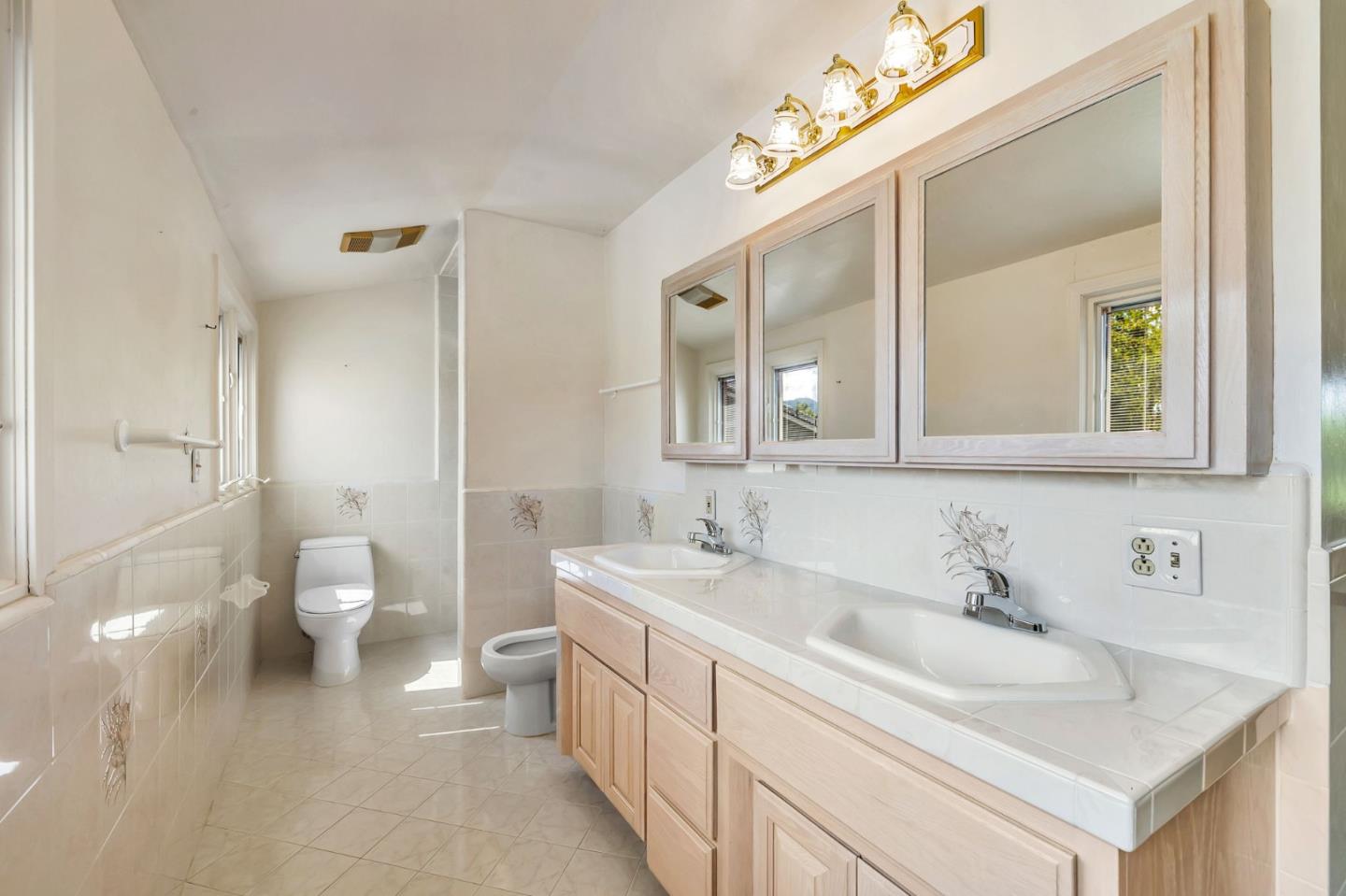 1615 Corte De Callas