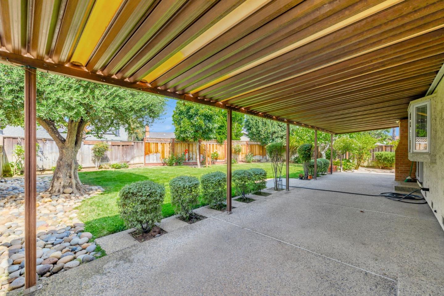 1615 Corte De Callas