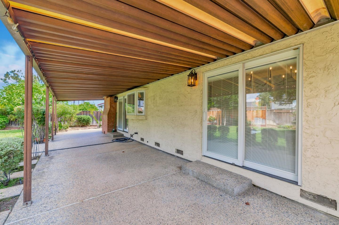 1615 Corte De Callas