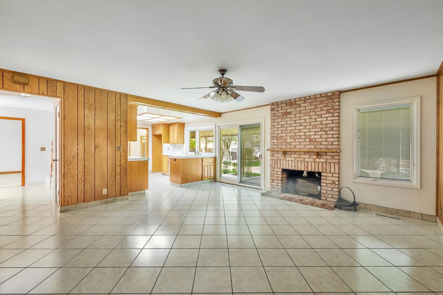 1615 Corte De Callas