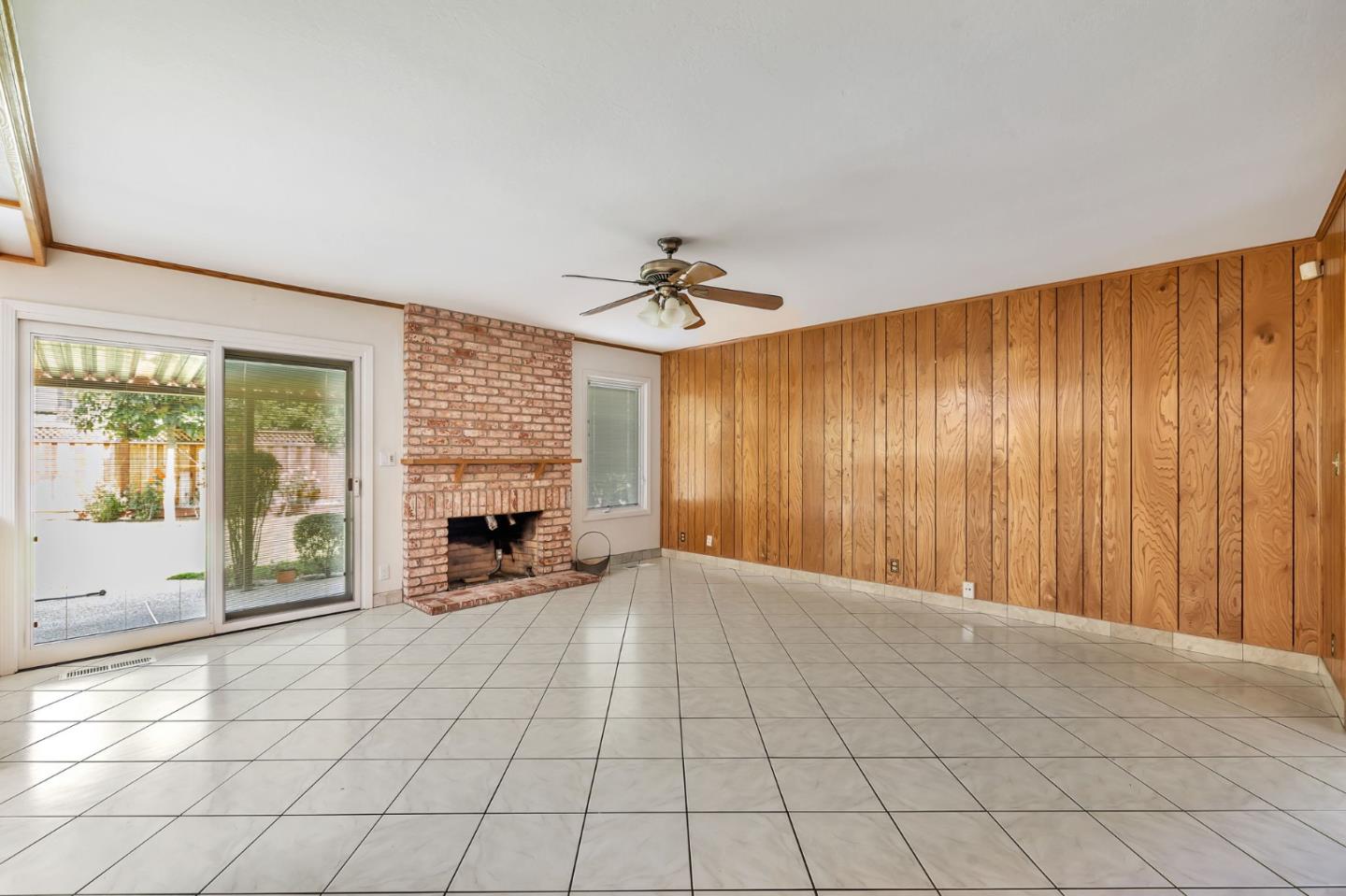 1615 Corte De Callas