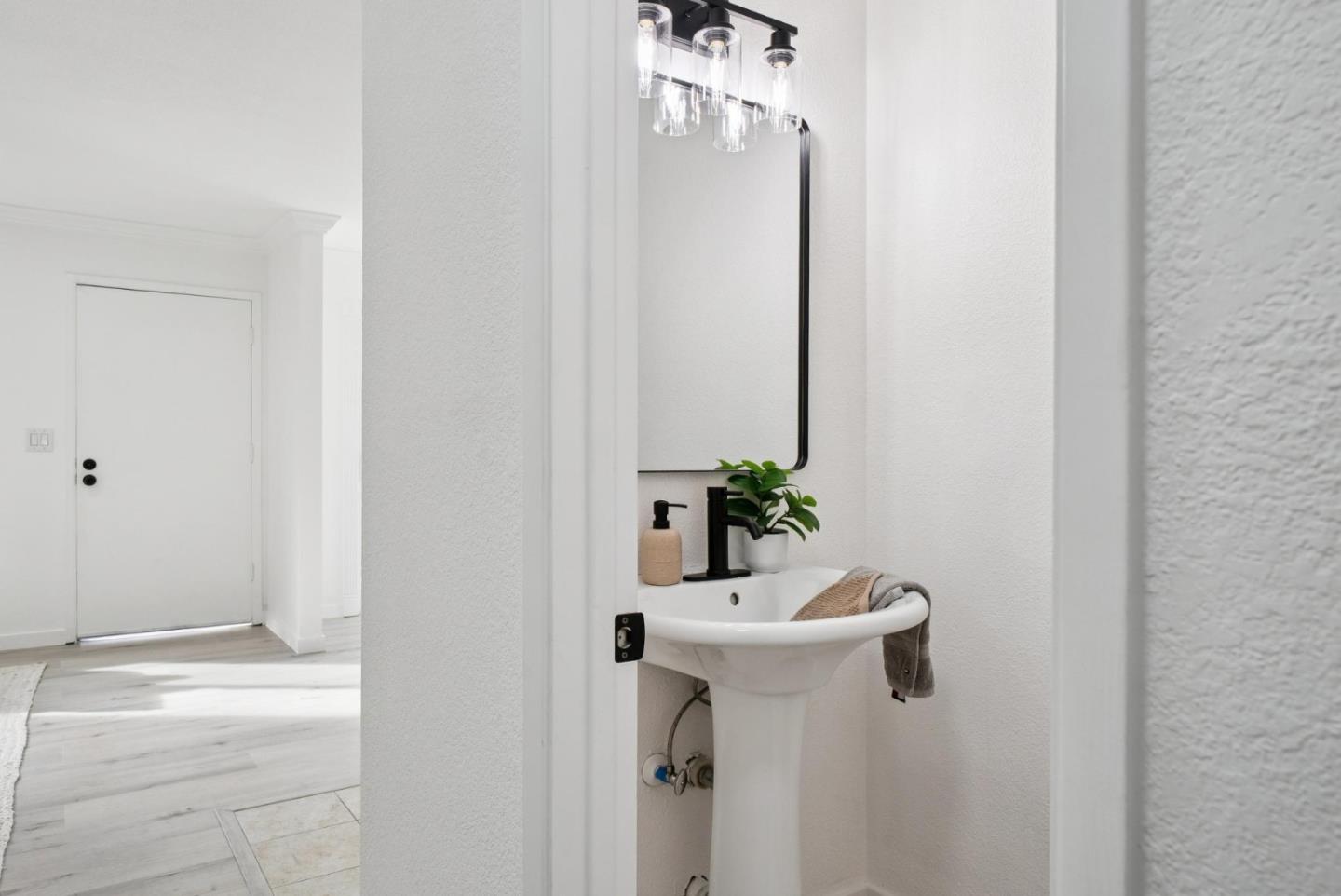 1625 Kentfield Avenue