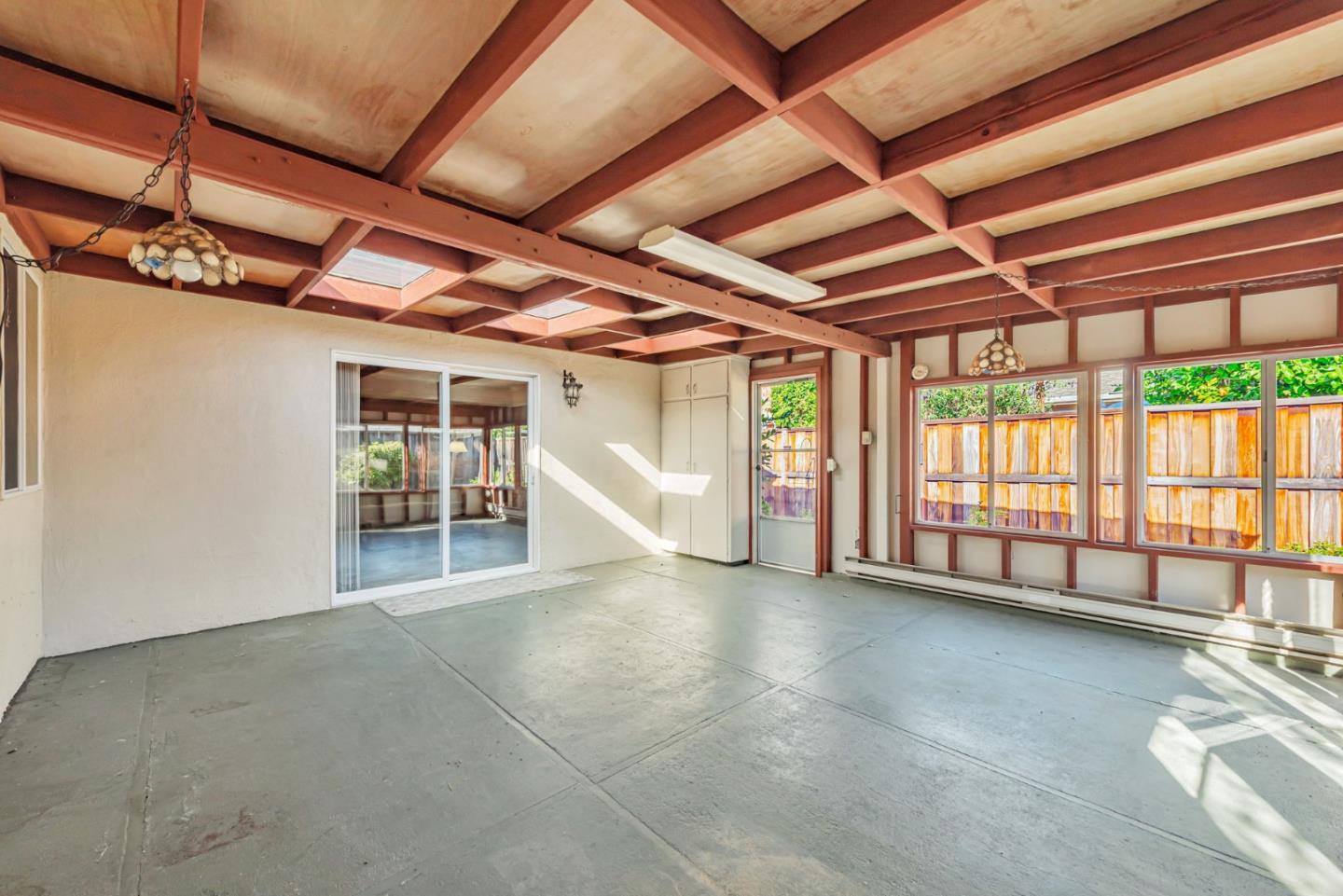 3816 Phoenix Court