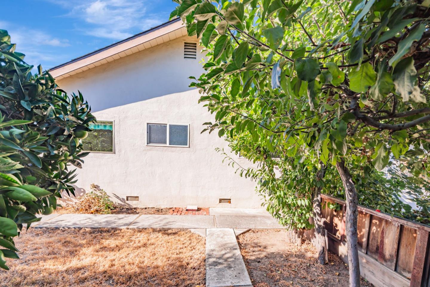 3816 Phoenix Court