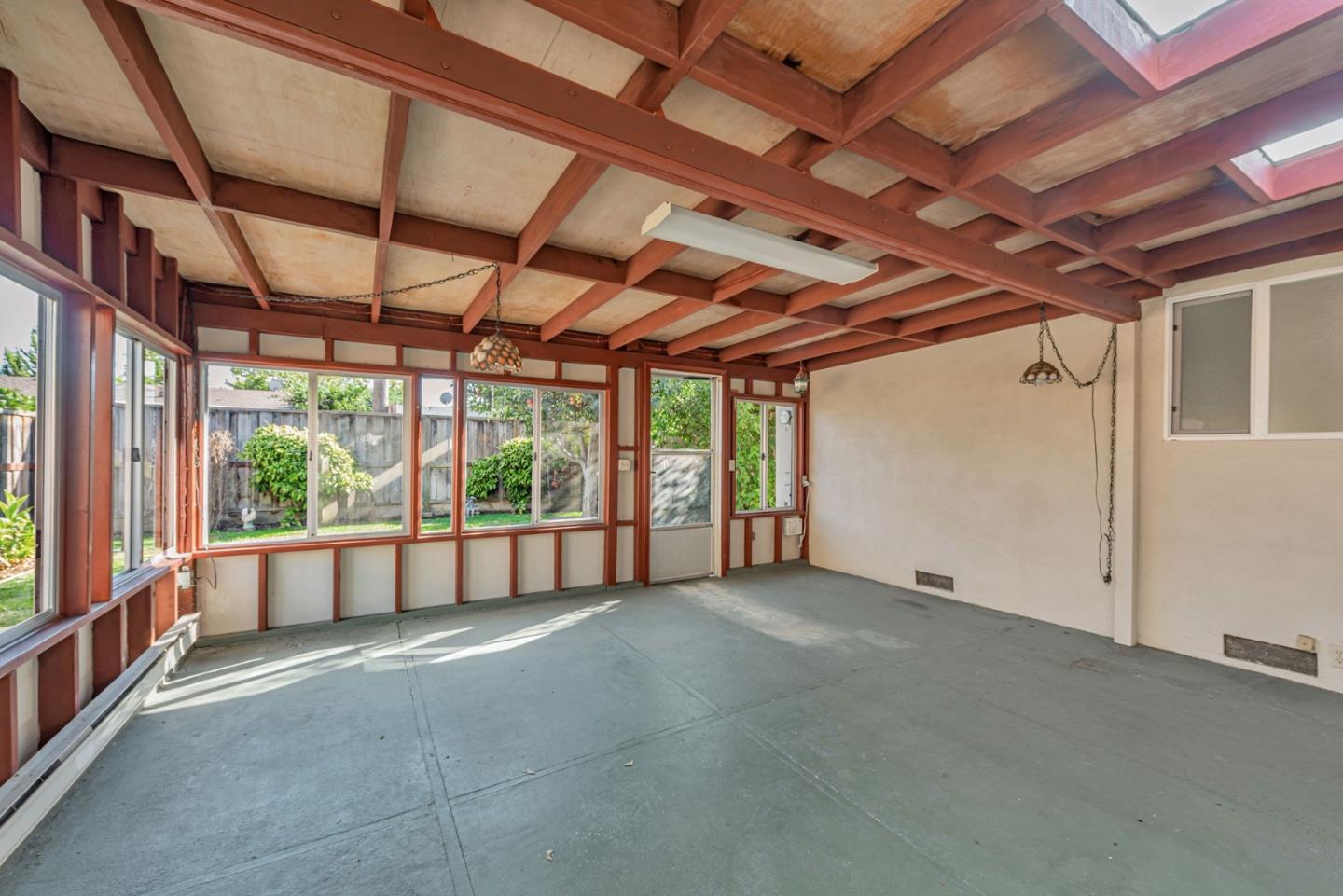 3816 Phoenix Court